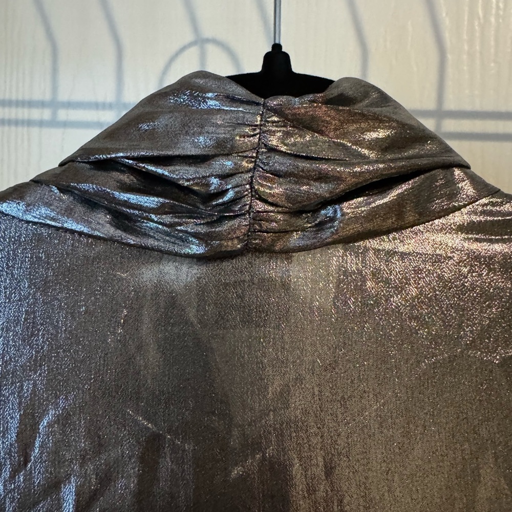 🖤🩶LIKE NEW! Ann Klein Silver Gun Metal Metallic Women's Top🖤🩶 - Picture 8 of 16